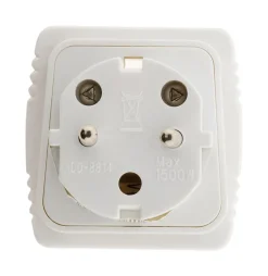 Adaptateur prise voyage France vers UK - Zenitech