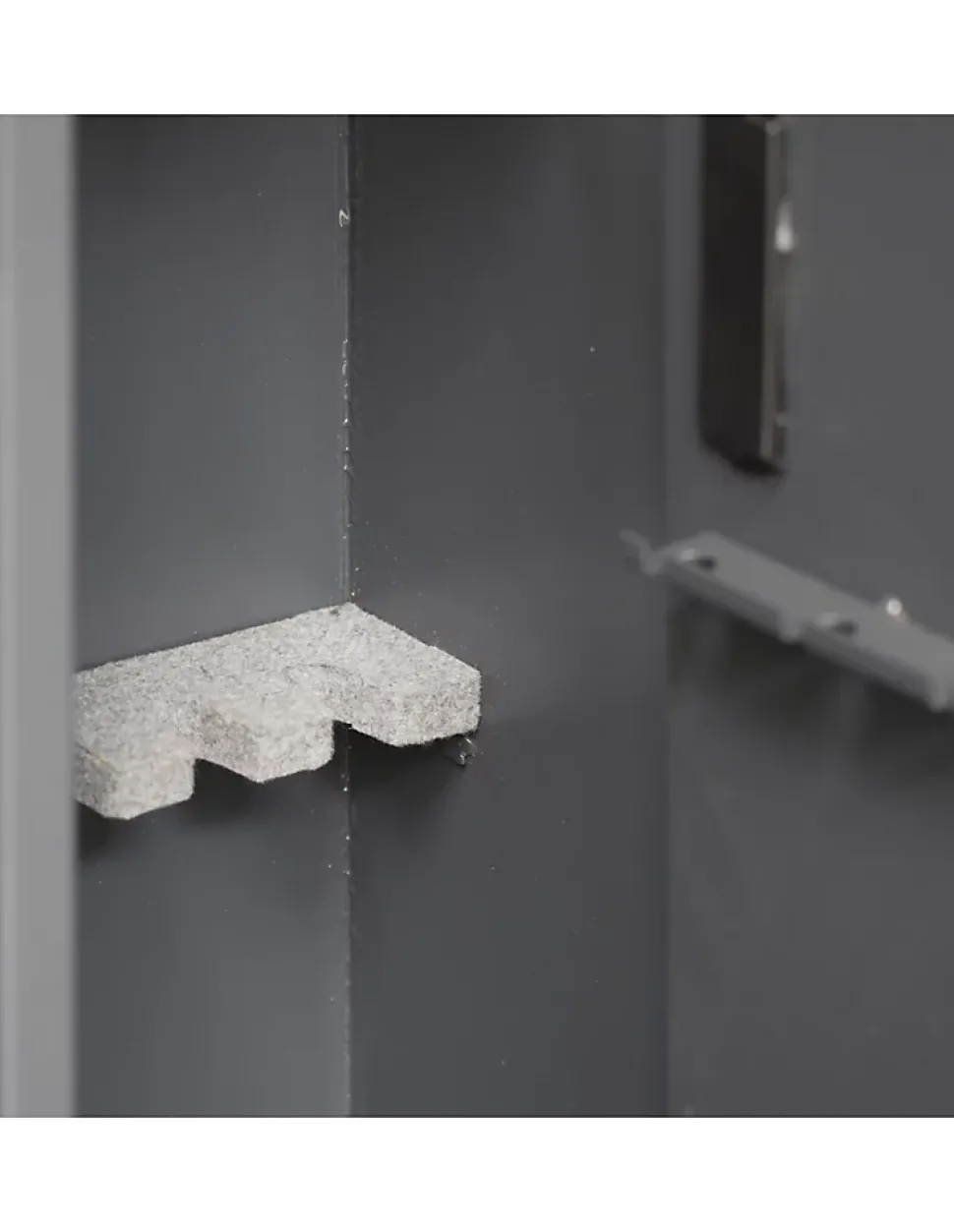 Armoire à fusils Monteria, fermeture électronique à code, 4 pênes, capacité de 5 fusils - THIRARD