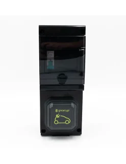 Borne De Recharge équipée D'une Prise Green'up Complète Avec Protections