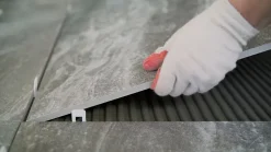 Colle carrelage sol int/ext et mur intérieur gris Volden C2E 25kg
