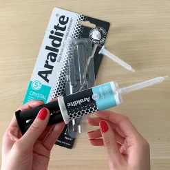 Colle haute performance epoxy à prise rapide Araldite Crystal 24 ml