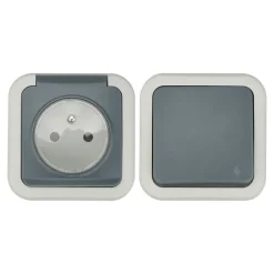 Ensemble 2 prises avec terre monobloc et 1 interrupteur va-et-vient étanche Jacobsen Malinn