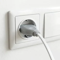 Fiche électrique mâle 6A métal Diall