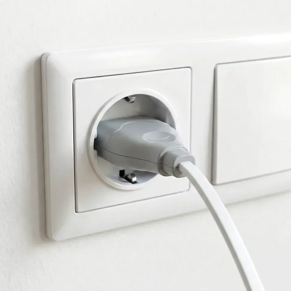 Fiche électrique mâle 6A métal Diall