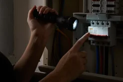 Lampe torche LED Diall 50 lumens Noir