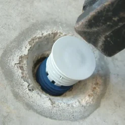 Lot 50 Bouchon d'étanchéité hydro-expansible pour tubes muraux. Se dilate avec eau, obturant trous dans murs après le décoffrage