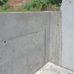 Lot 25 Bouchon d'étanchéité hydro-expansible pour tubes muraux. Se dilate avec eau, obturant trous dans murs après le décoffrage