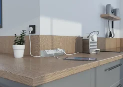 Multiprise 3 prises + 1 x USB-A + 1 x USB-C Legrand blanc et aluminium 1 m