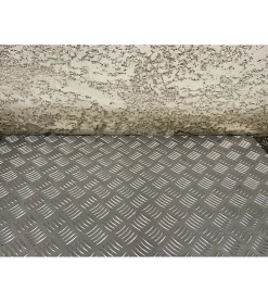 Plaque Aluminium Strié, ép. 2/3mm, Hauteur 40cm x Largeur 110cm