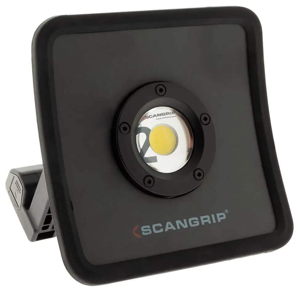 Projecteur NOVA R rechargeable ultra compact - jusqu'à 2000 lumens - technologie LED COB. 20H d'autonomie - Certifié IP67